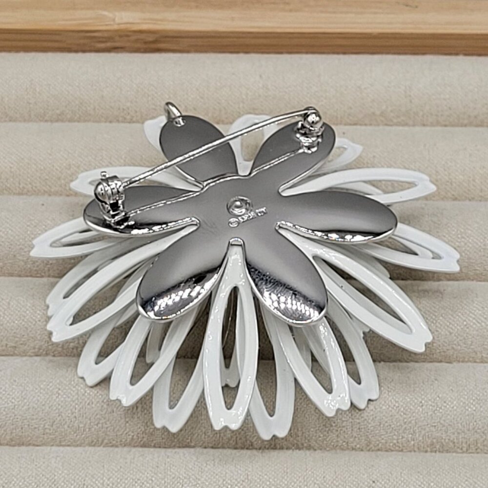 Vintage Sarah Coventry Large White Enamel Flower … - image 4